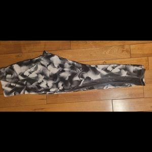 Lululemon runner leggings size 8